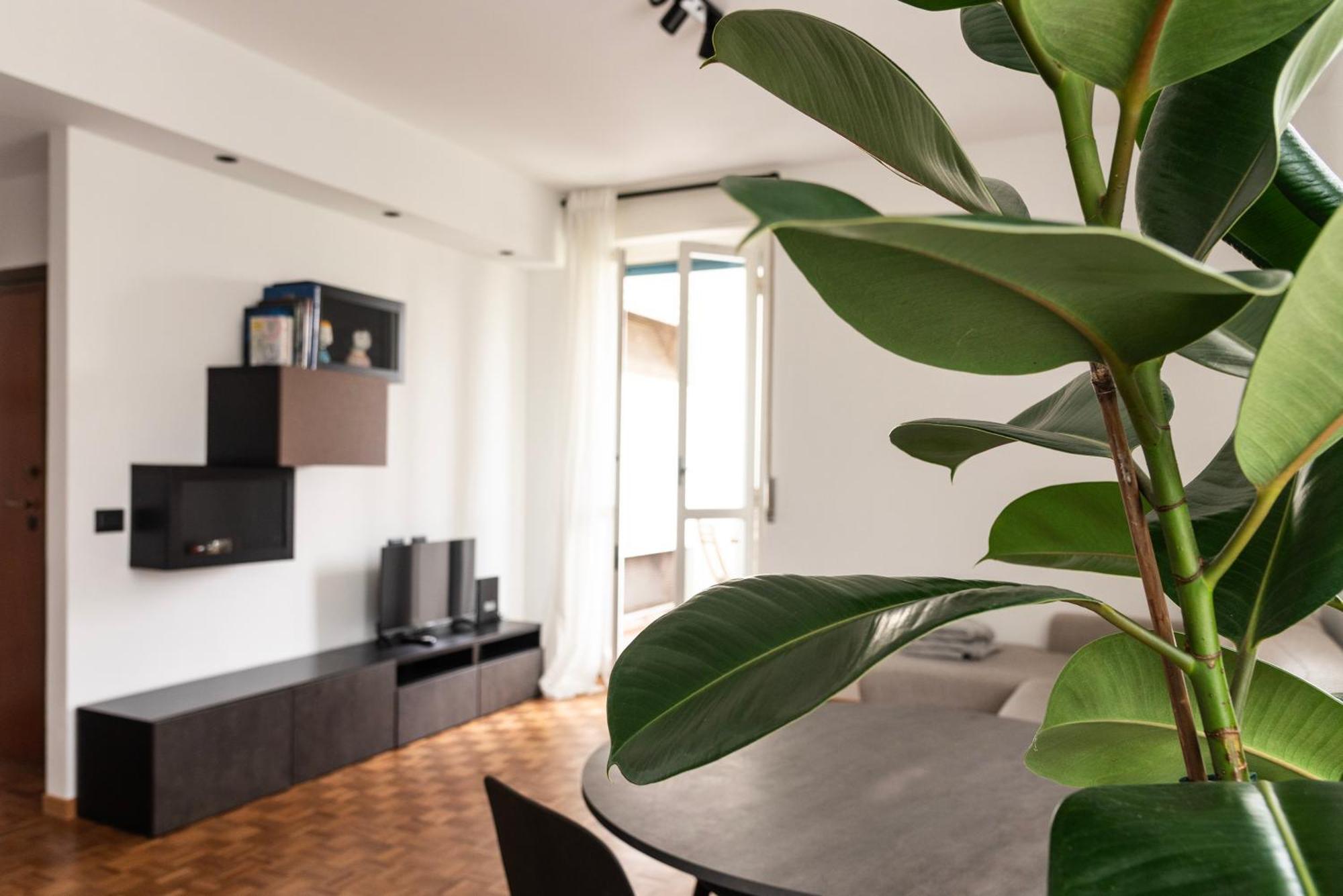 Youhosty- Terragni 31 * Milan